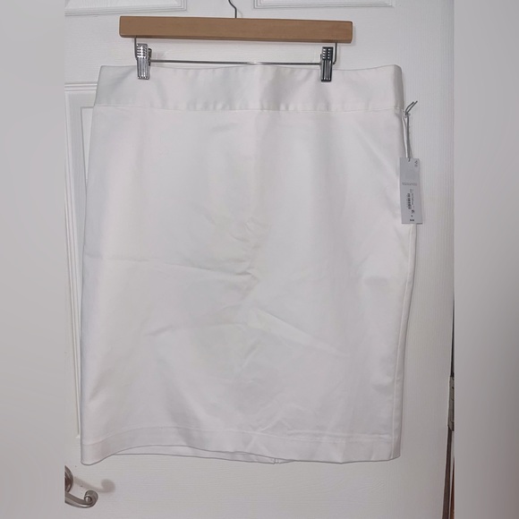 Liz Claiborne Dresses & Skirts - Liz Claiborne Chic White Pencil Skirt for Women NWT 16